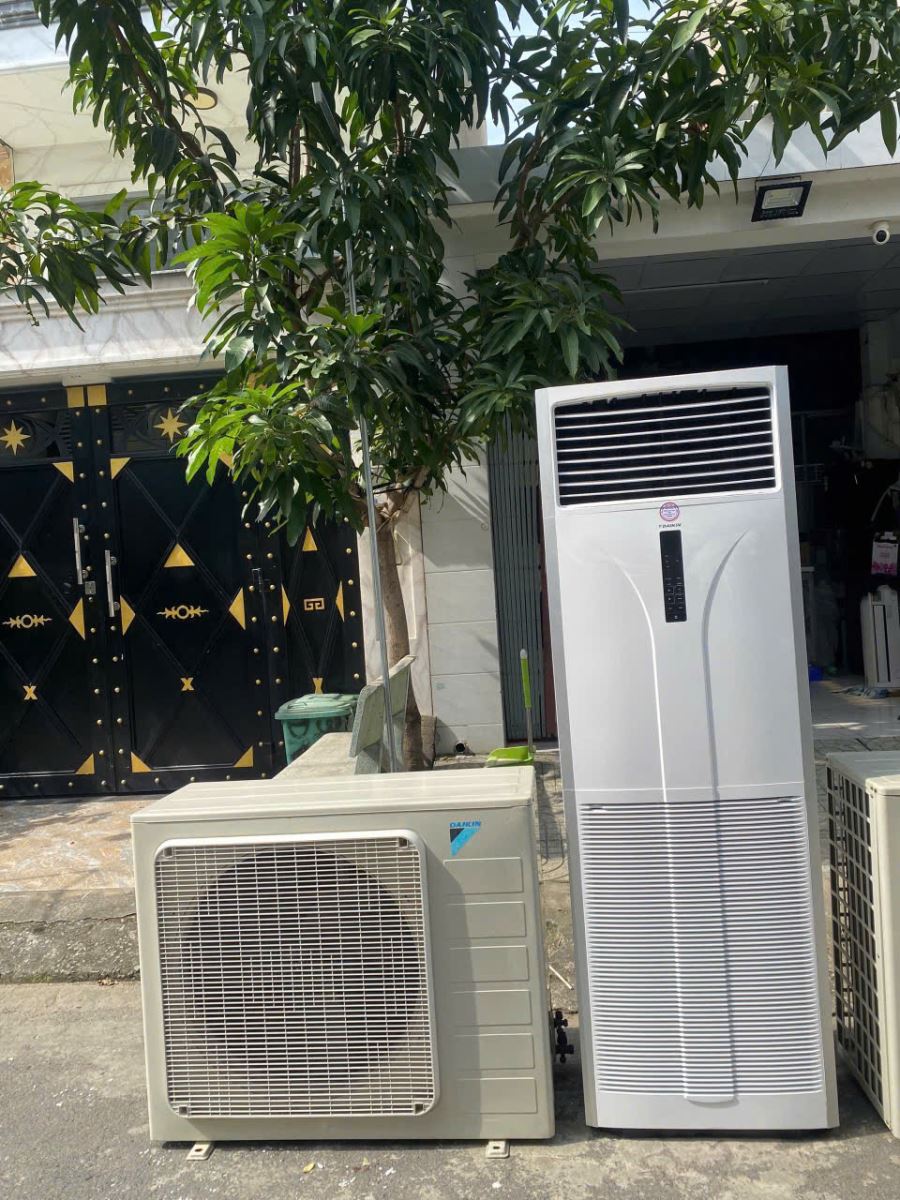 Máy lạnh tủ đứng DAIKIN 5hp mono mới 90%